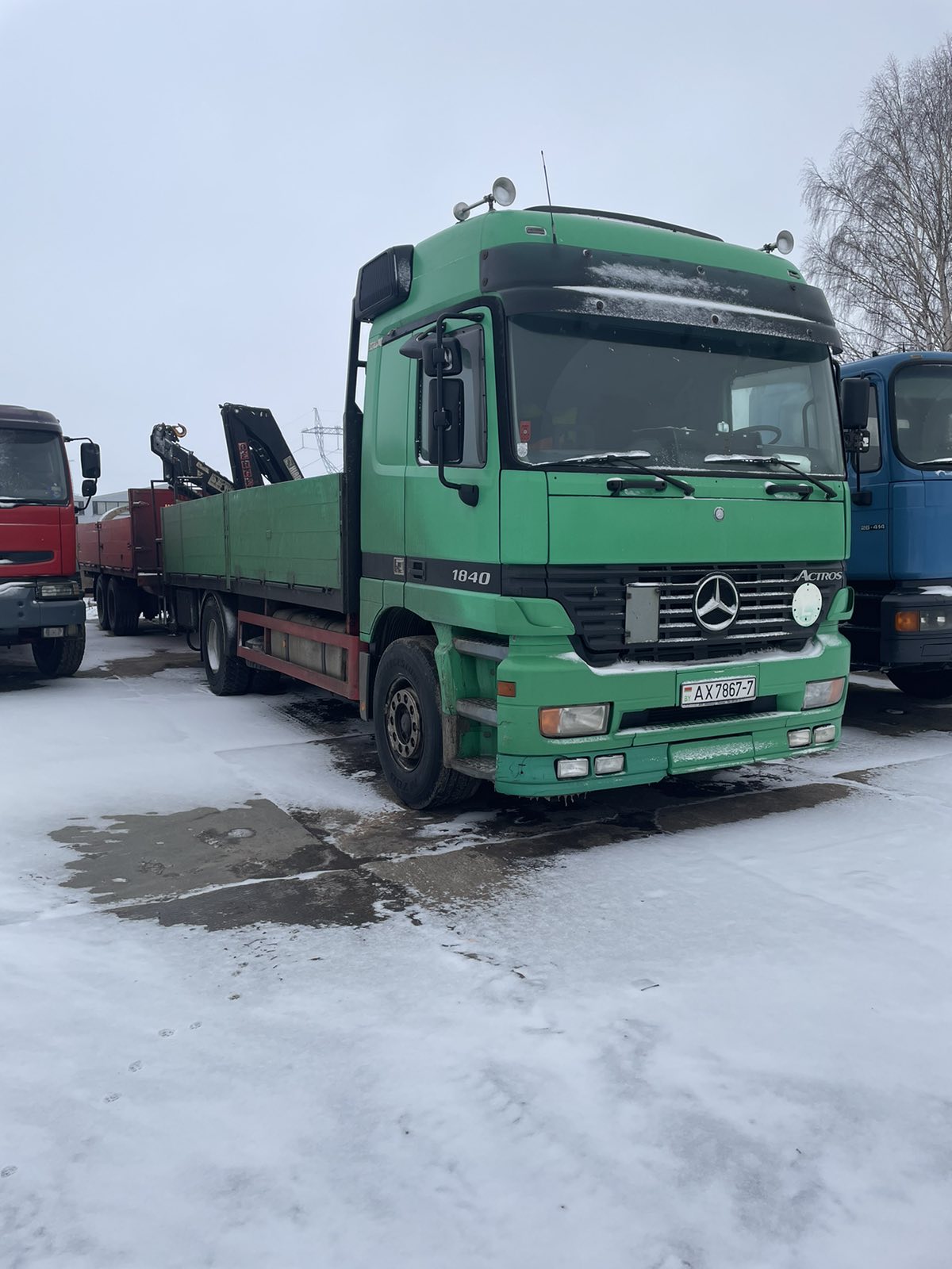 Автомобиль с гидроманипулятором