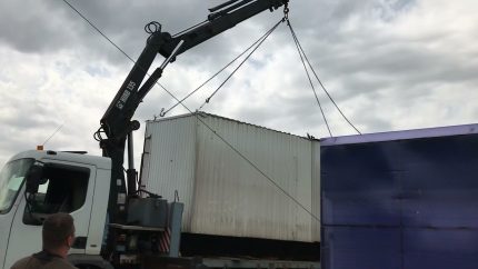Разгрузка манипулятором